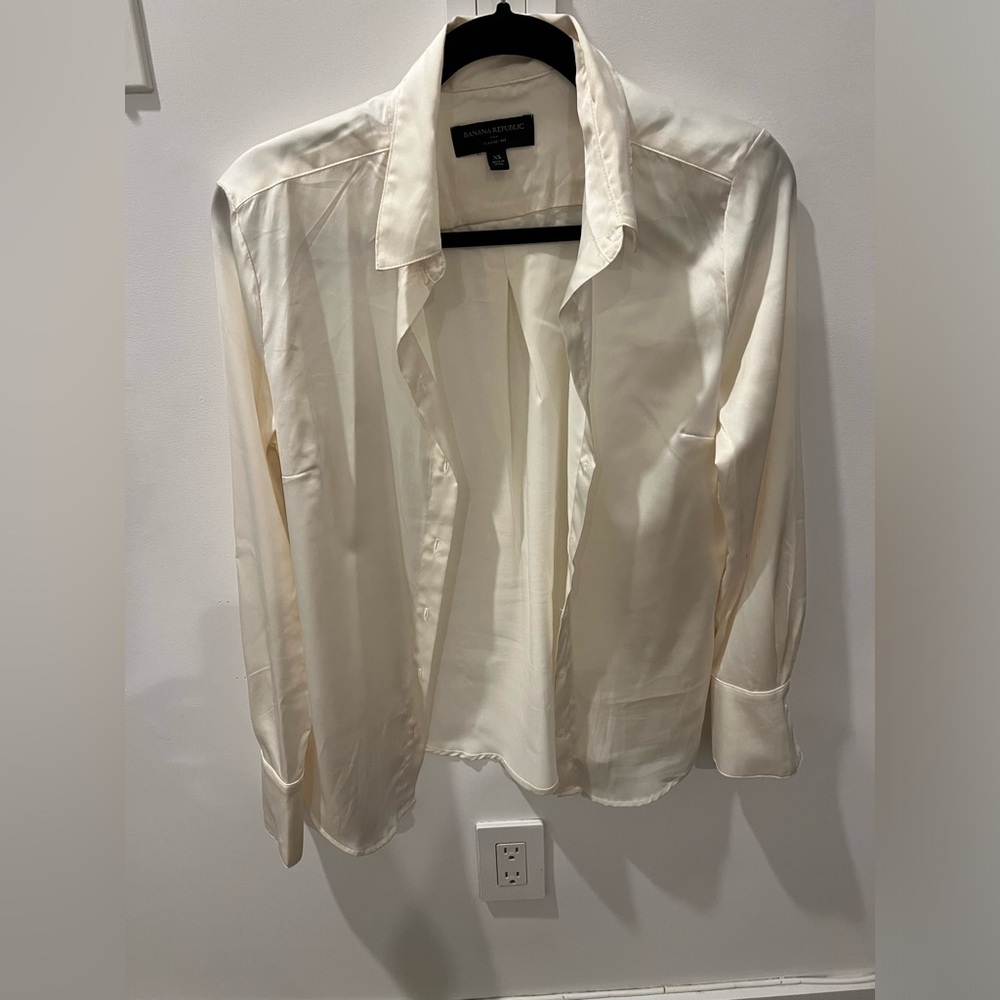 Banana republic satin blouse